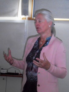 Seniorrådgiver Ellen Røsjø fra Riksarkivet fortalte både om helhetlig samfunnsdokumentasjon og minoritetsarkiver i Oslo.
